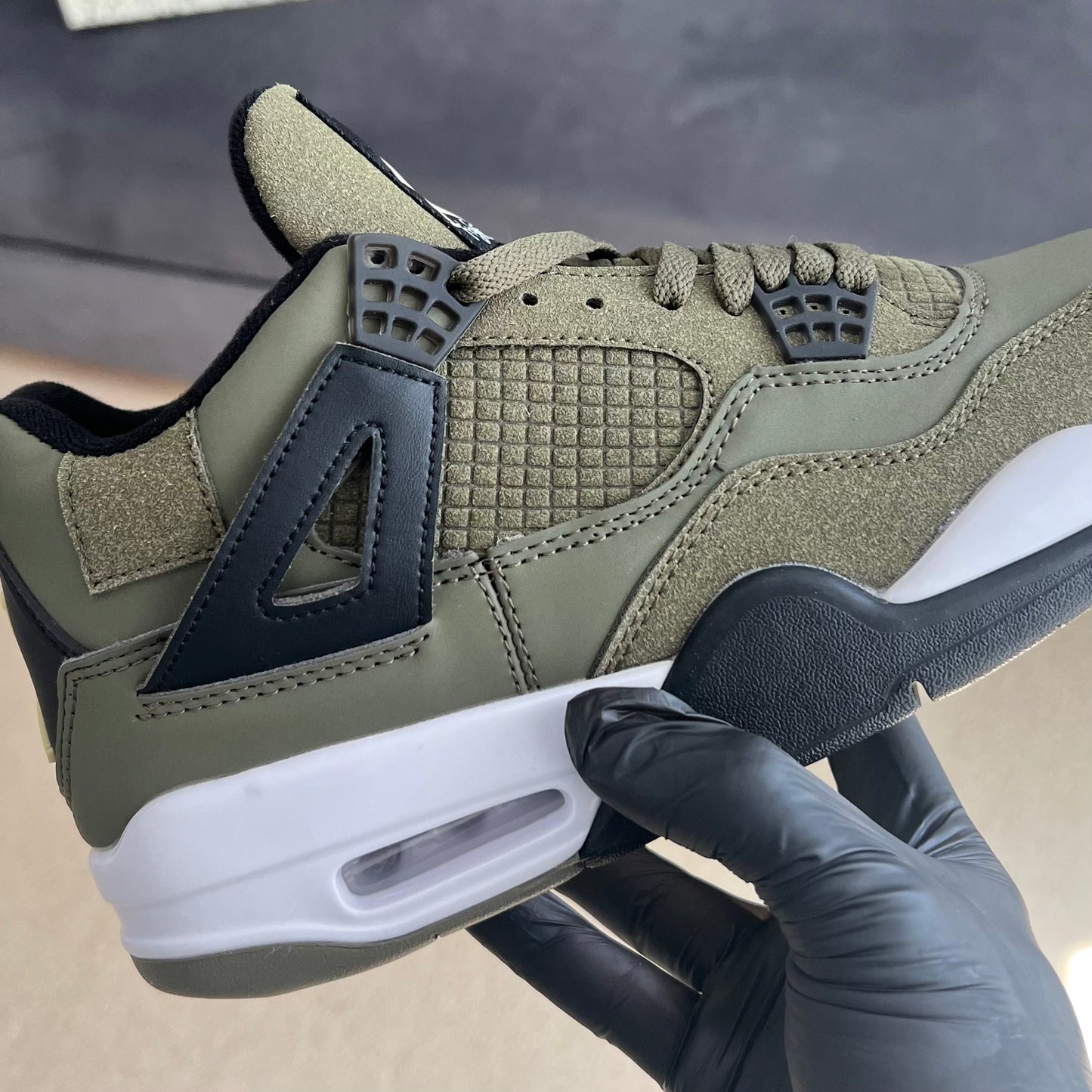 Air Jordan 4 Craft “Medium Olive”