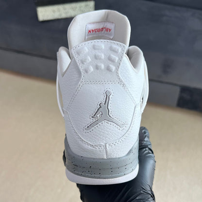 Air Jordan 4 “White Oreo”