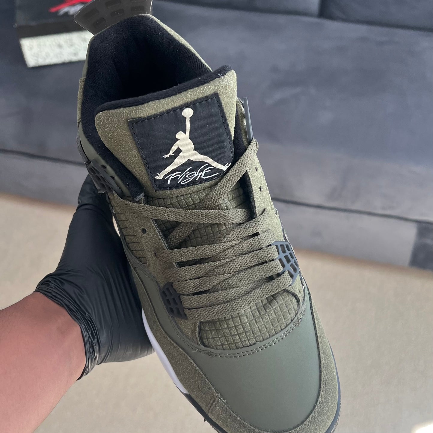 Air Jordan 4 Craft “Medium Olive”